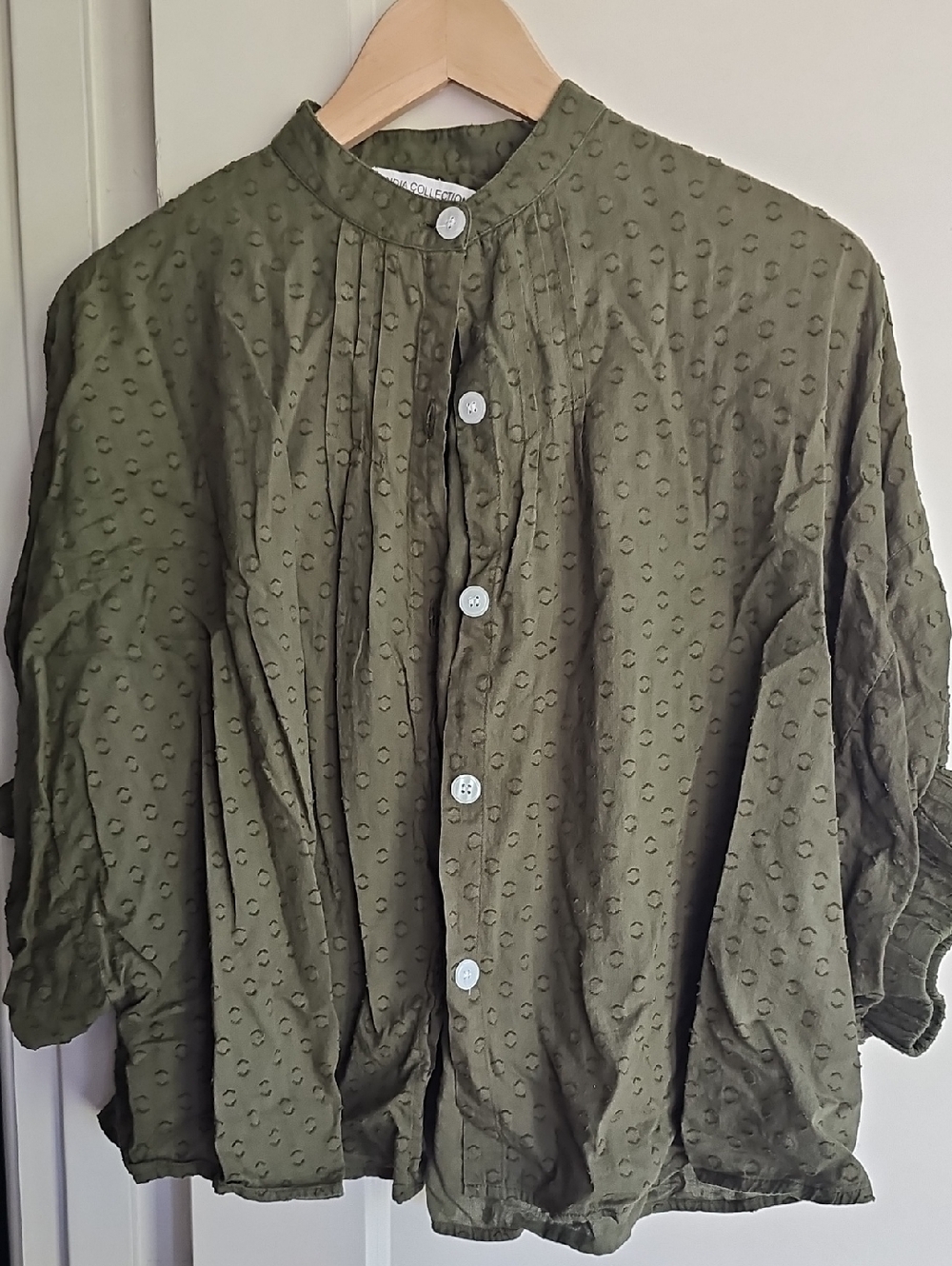 Evereve Olive Green Textured Button-Front Shirt